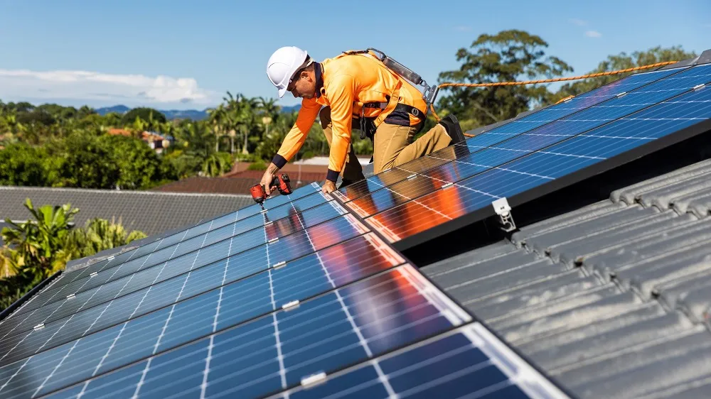 Solar Panel Installation and Energy Storage: The Power of Synergy